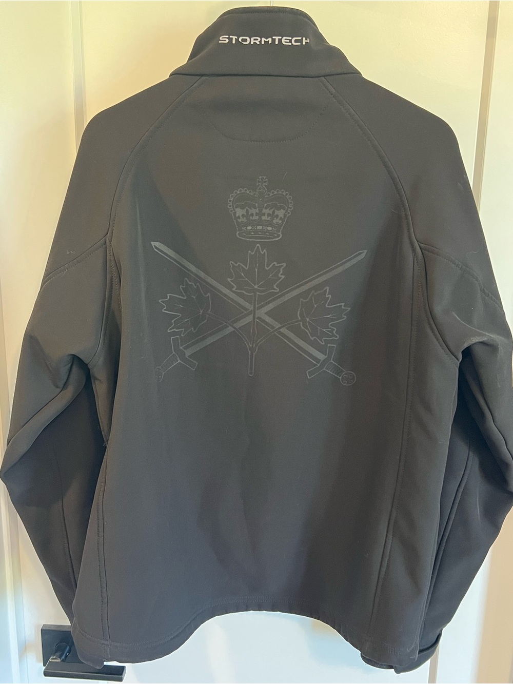 Canadian Army Men's Performance Softshell Jacket - Picture 5 of 5